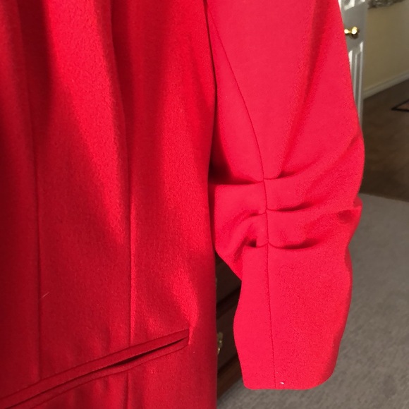Women’s red lined jacket xxl. Excellent Condition worn one time.Nice long length - Picture 10 of 10